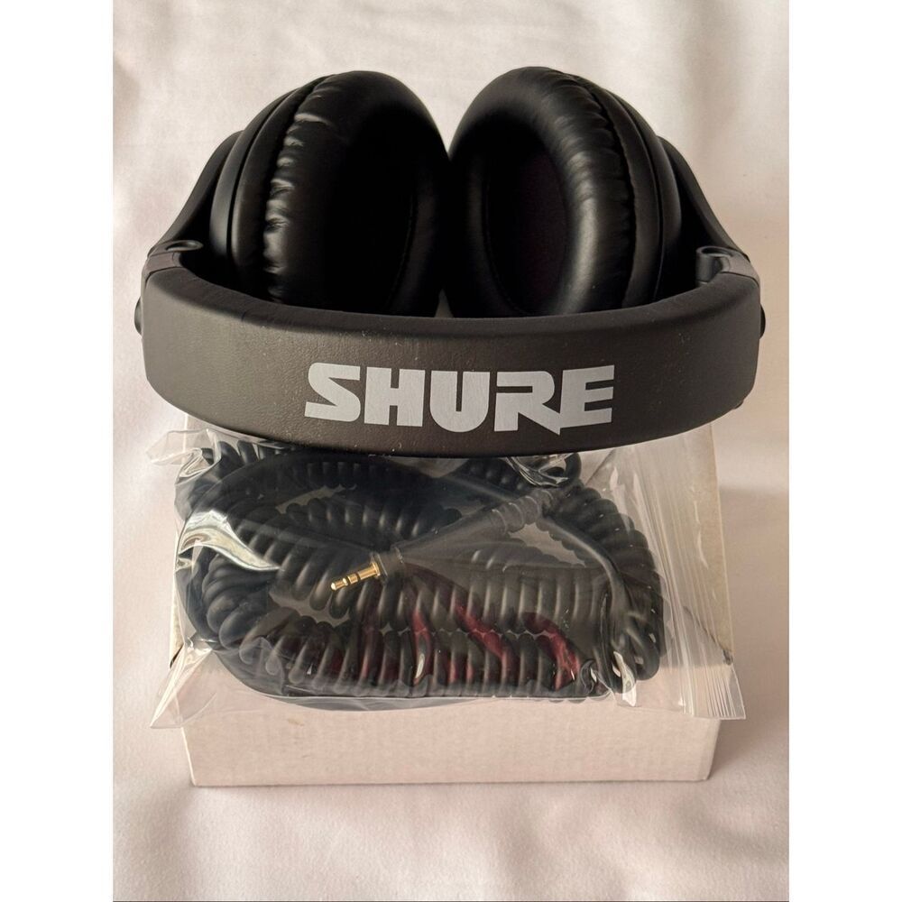 Shure SRH440 Professional Studio Headphones - Black